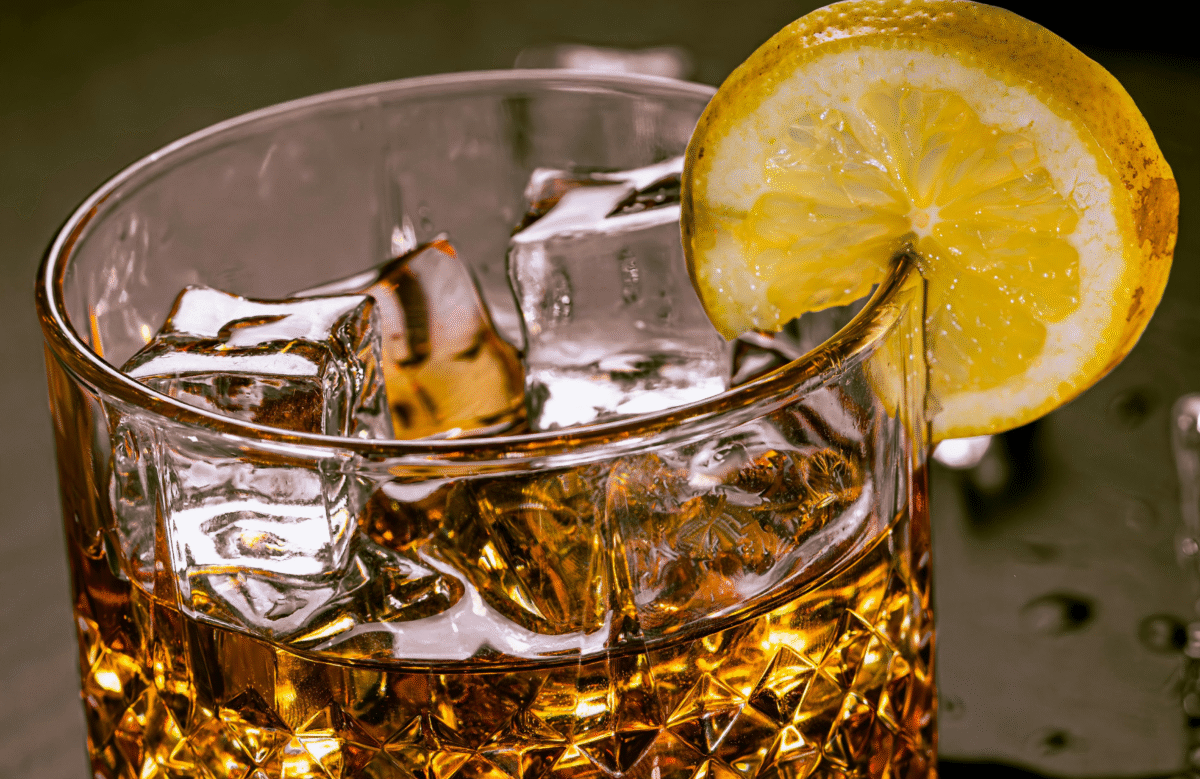 Diamond-Cut Tumbler Glass