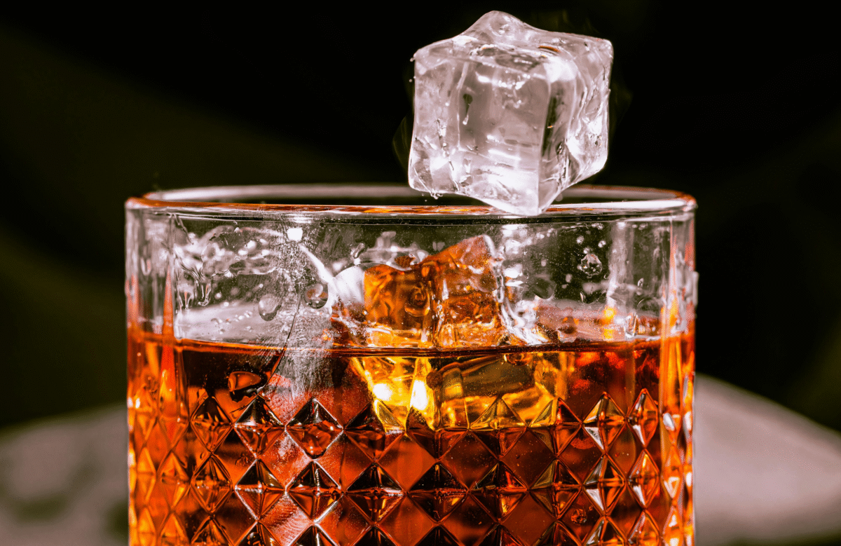 Diamond-Cut Tumbler Glass