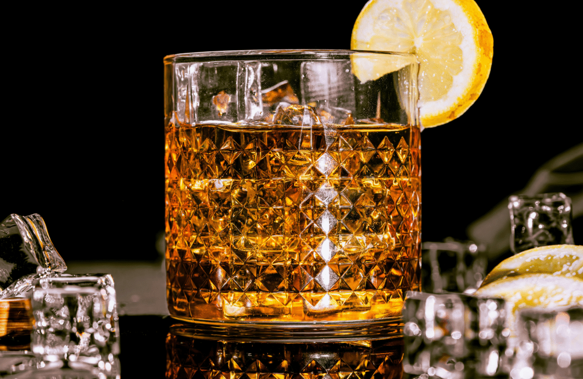 Diamond-Cut Tumbler Glass