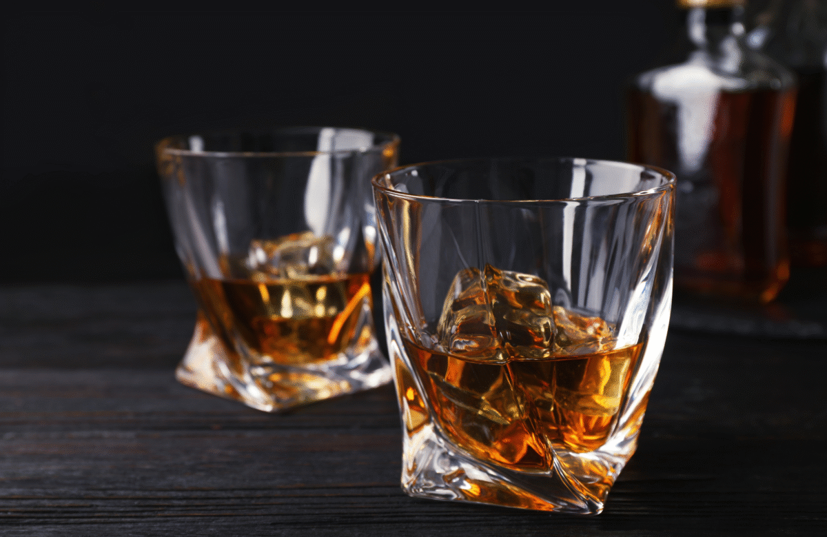 Modern Twist Tumbler Glass